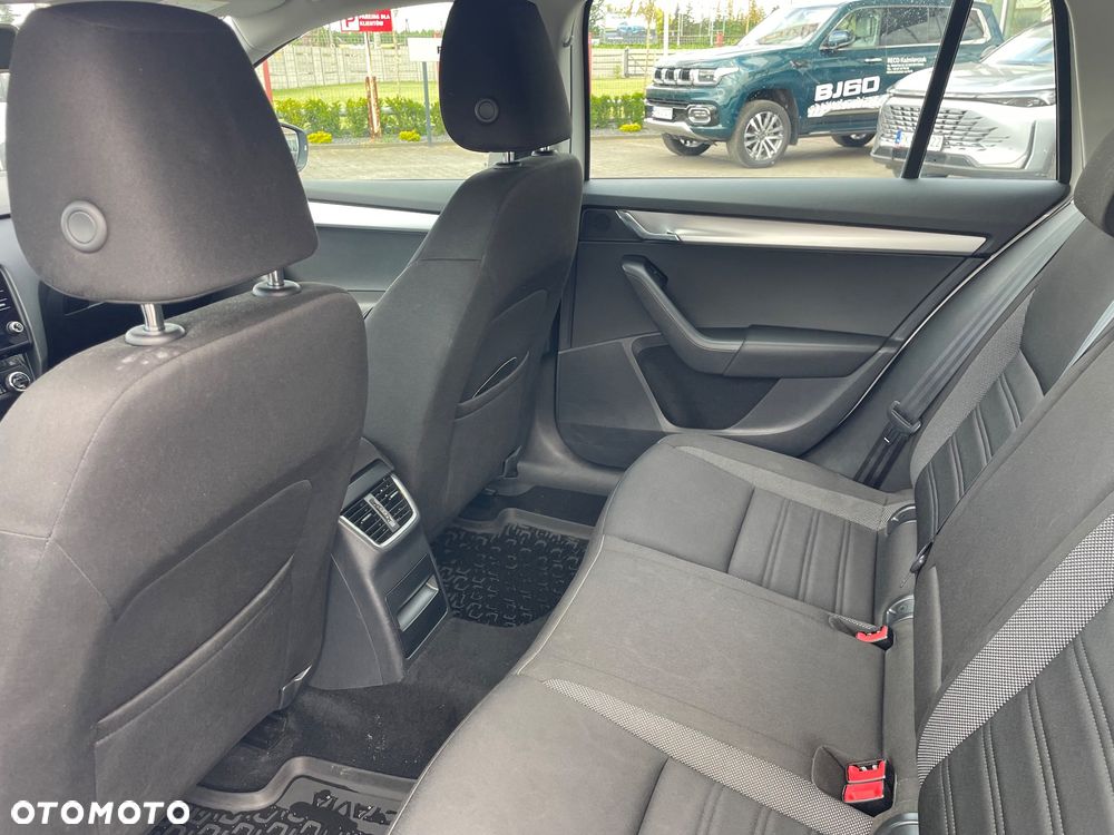 Skoda Octavia 2.0 TDI Style - 8