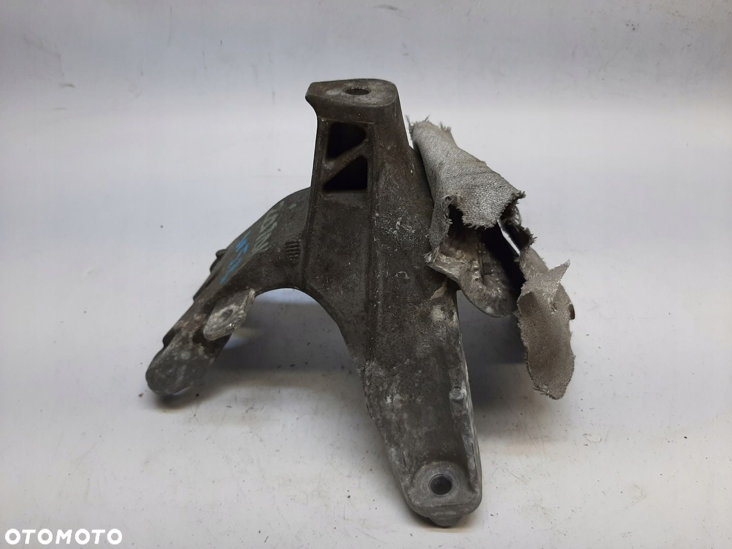AUDI VW ŁAPA MOCOWANIE BOCZNE STELAŻ 8K0199308BE - 6