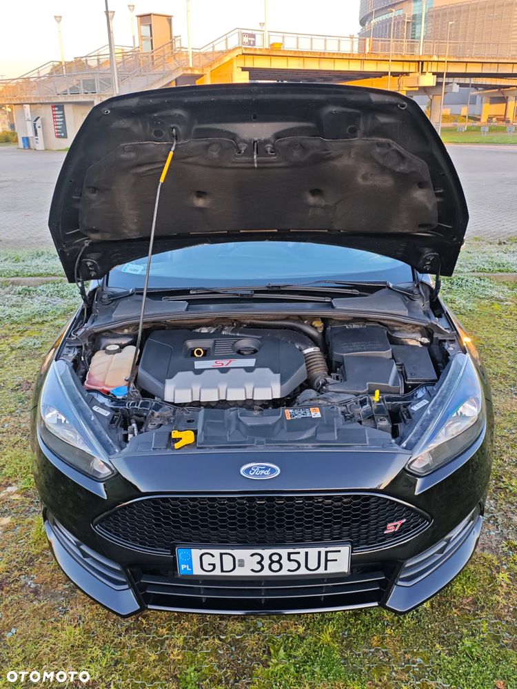 Ford Focus 2.0 EcoBoost ST mit Leder-Exclusiv-Paket - 13