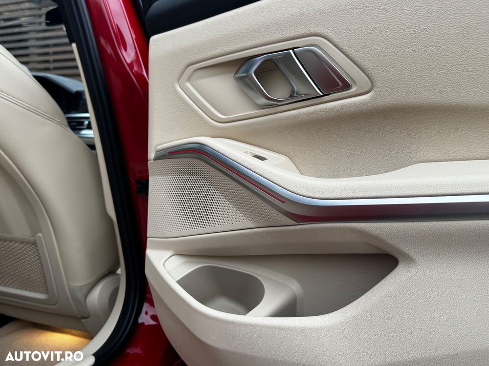 BMW Seria 3 330e xDrive Aut. Luxury Line - 32