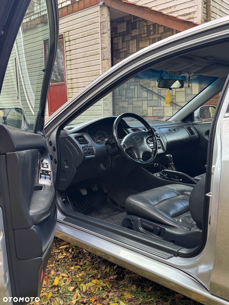 Honda Accord 2.0i ES - 7