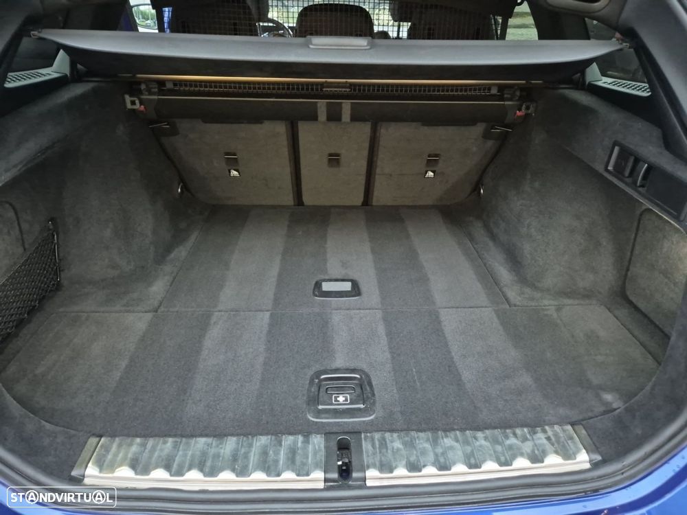 BMW 320 d Touring Pack Desportivo M Auto - 27