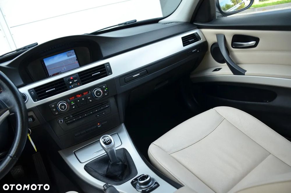 BMW Seria 3 - 32