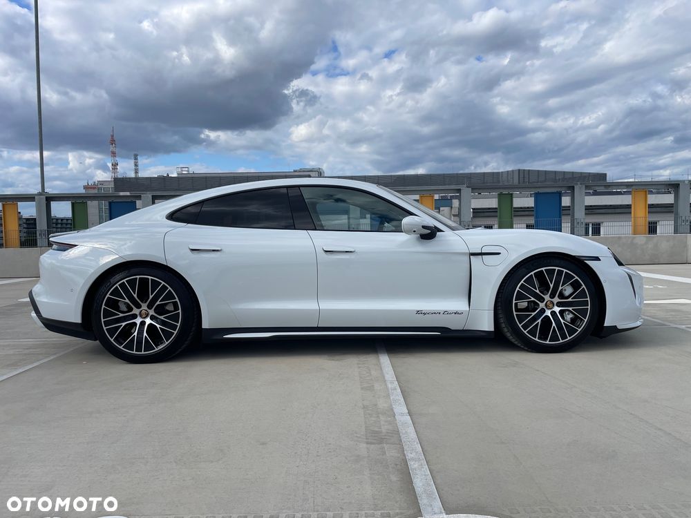 Porsche Taycan Turbo - 10