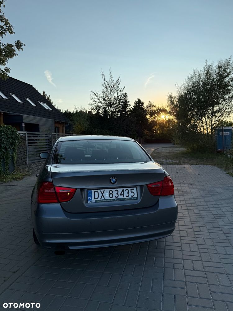 BMW Seria 3 318i - 9