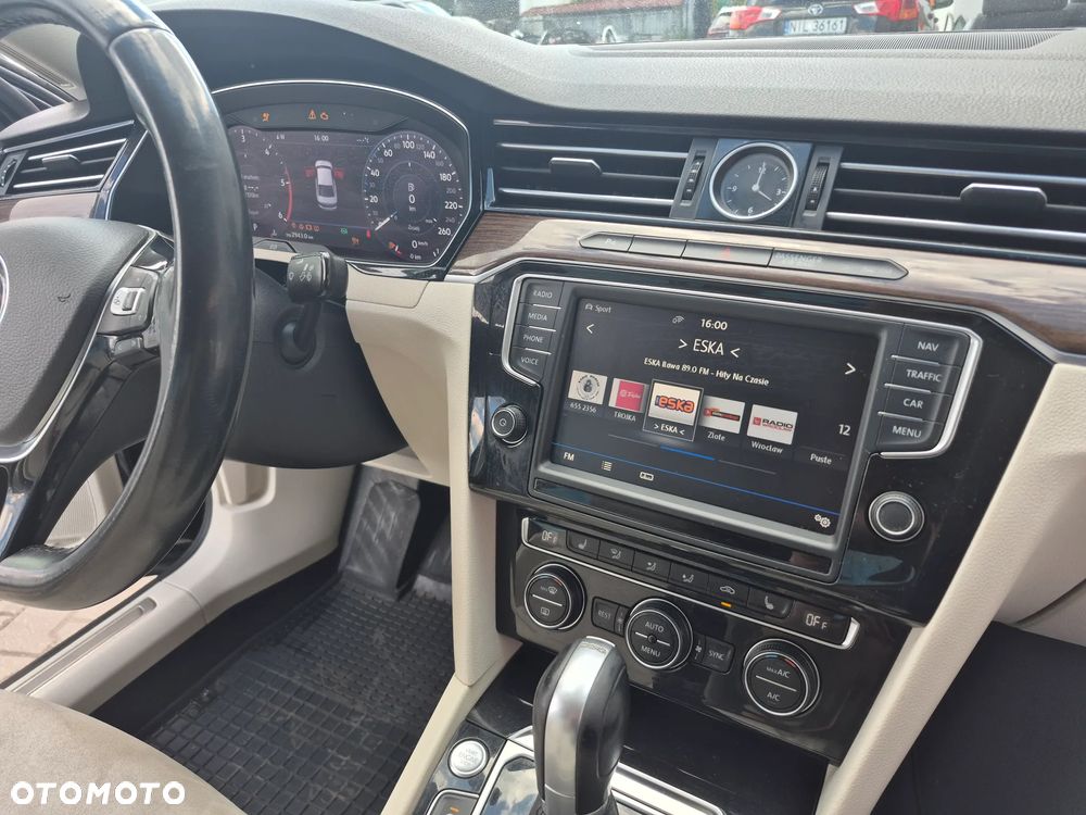 Volkswagen Passat 2.0 TDI BMT Highline DSG - 8