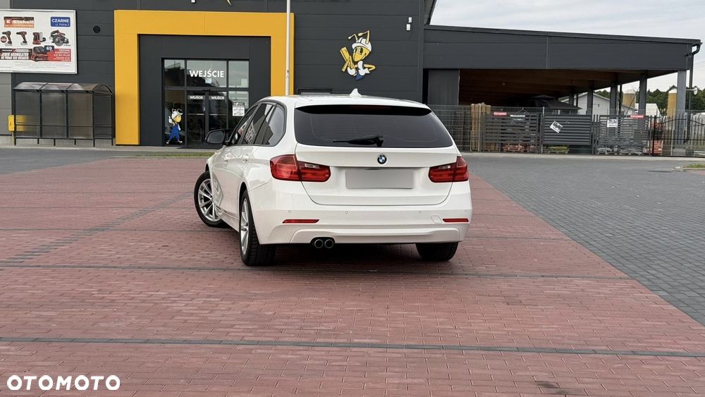 BMW Seria 3 325d - 26