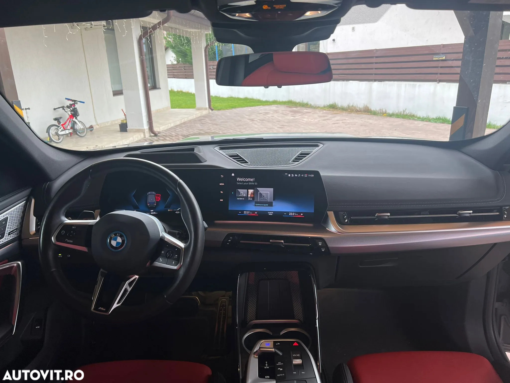 BMW iX1 - 8