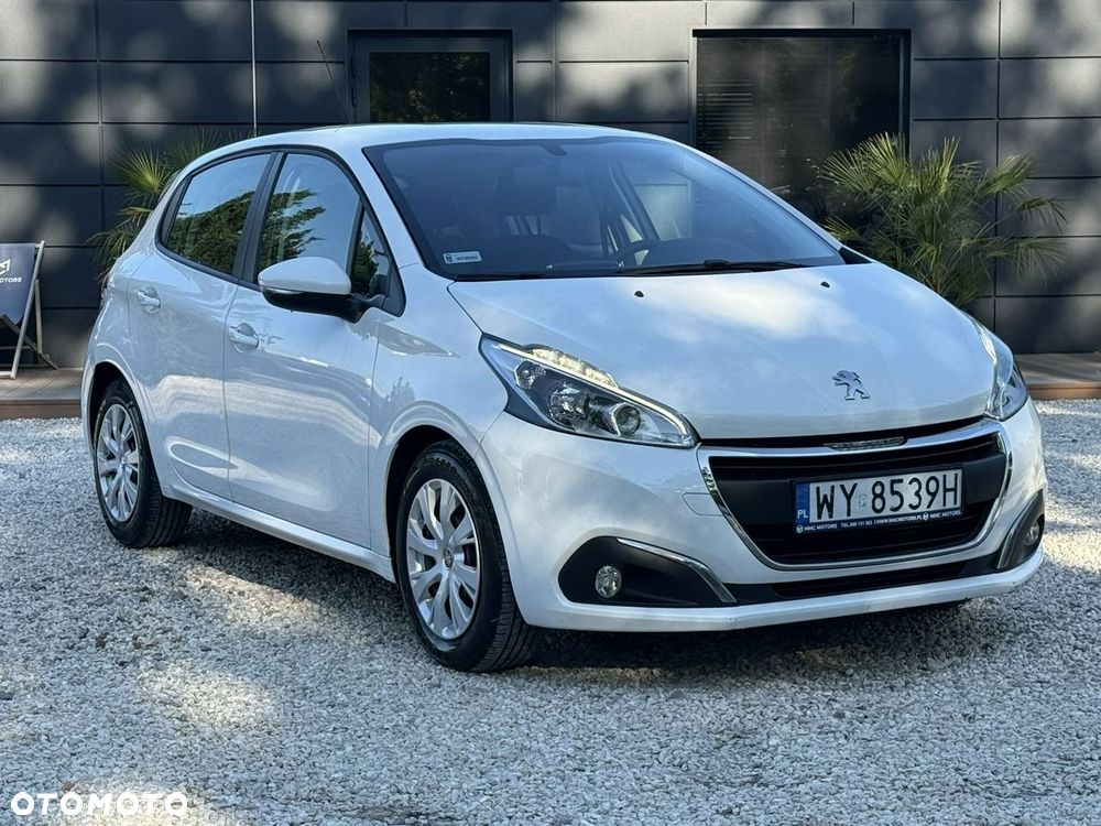 Peugeot 208 - 1