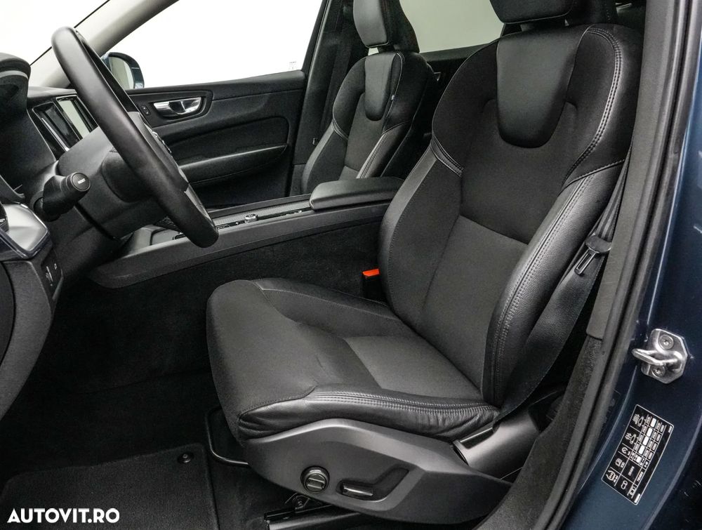 Volvo XC 60 B4 MHEV Momentum Pro - 13