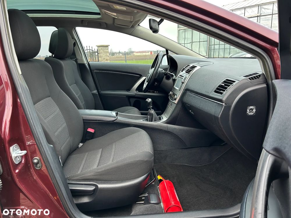 Toyota Avensis 1.8 Sol NAVI - 33