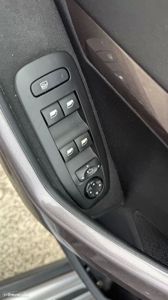 Peugeot 2008 1.2 PureTech Style - 13