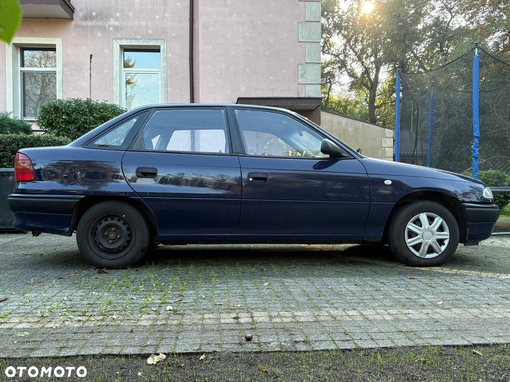 Opel Astra - 16