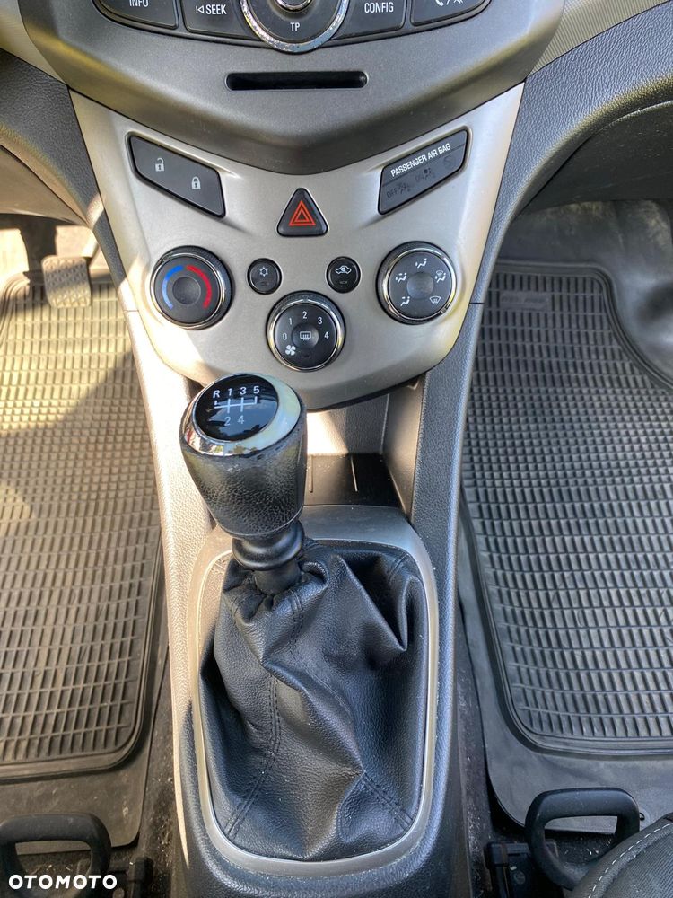 Chevrolet Aveo - 13