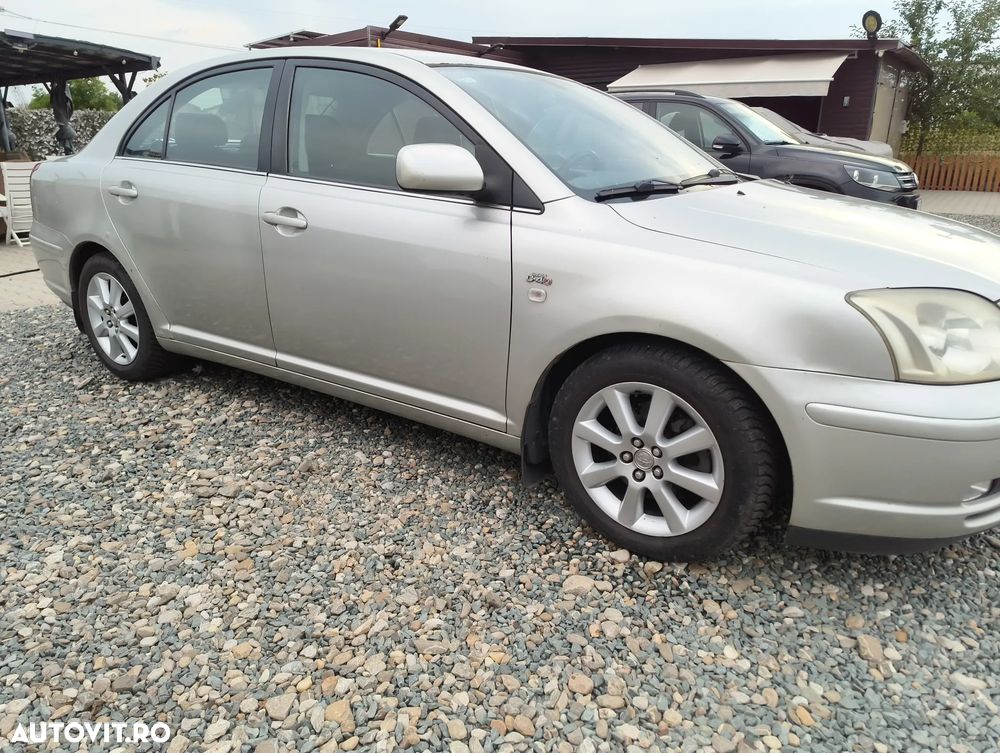 Toyota Avensis 2.0 D4D Sdn. Terra - 2