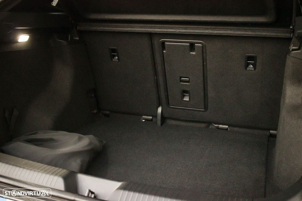 VW ID.4 4Motion GTX - 8