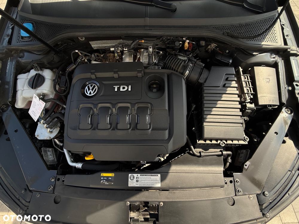 Volkswagen Passat 2.0 TDI SCR 4Motion DDG Highline - 39