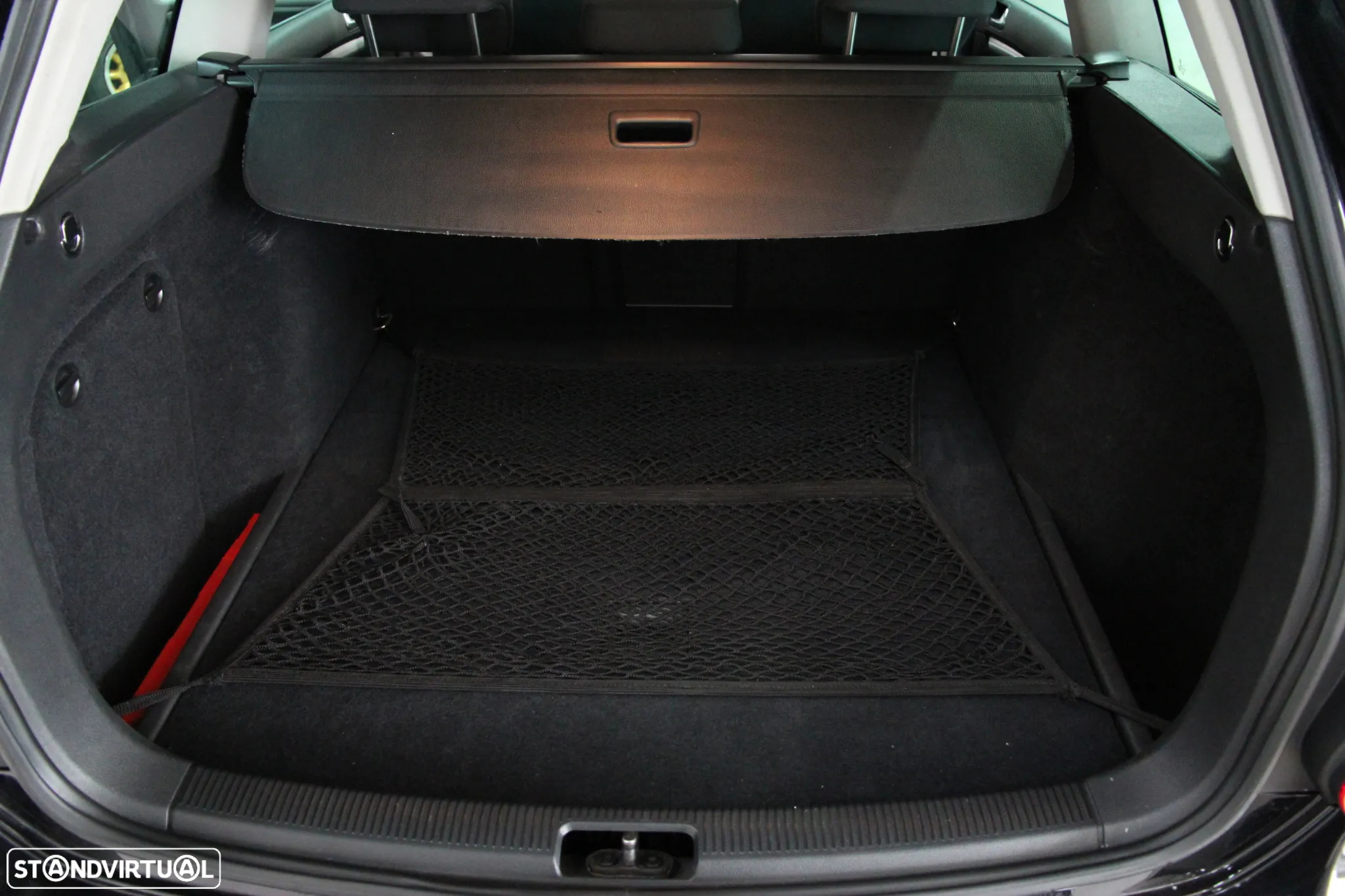 VW Golf Variant 1.6 TDi Highline DSG - 23