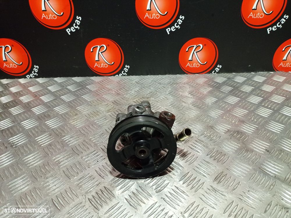 Bomba Direcção Assistida Toyota Avensis (_T25_) - 1