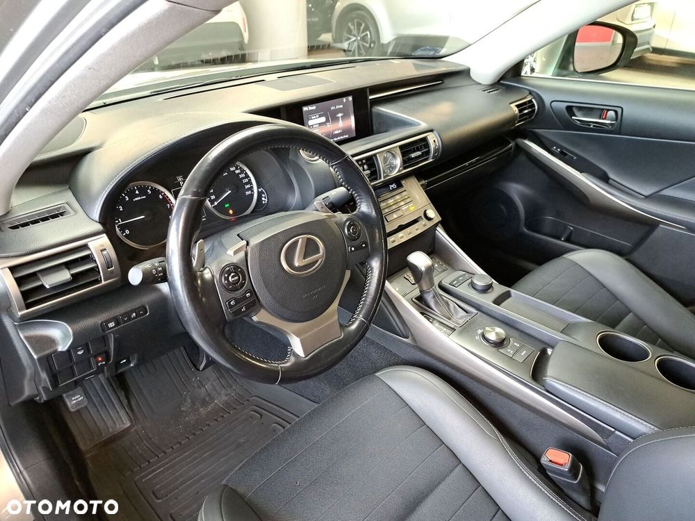 Lexus IS 200t Elite - 22