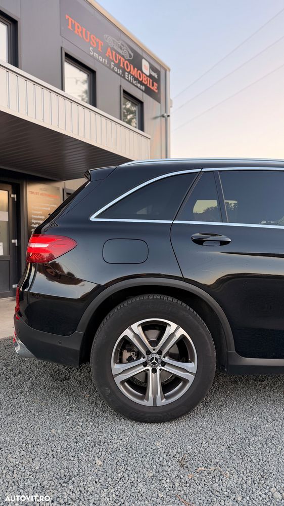 Mercedes-Benz GLC - 12