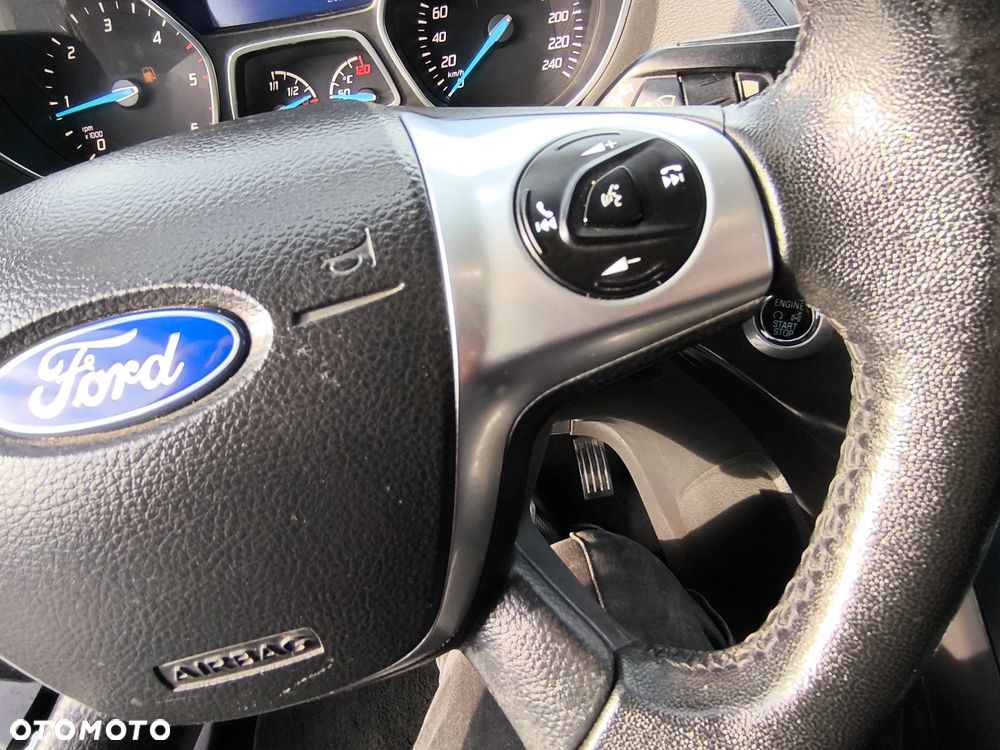Ford Kuga 2.0 TDCi FWD Titanium - 36