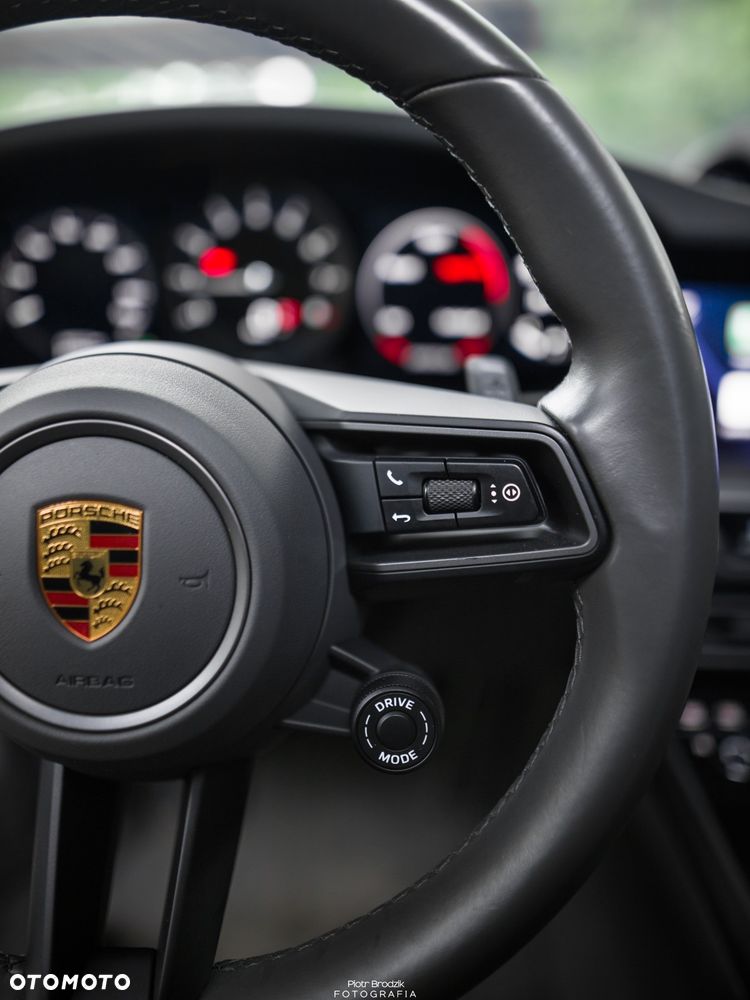 Porsche 911 Carrera - 5