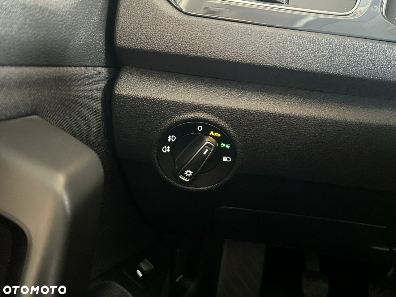 Volkswagen T-Roc 1.5 TSI ACT Premium - 27