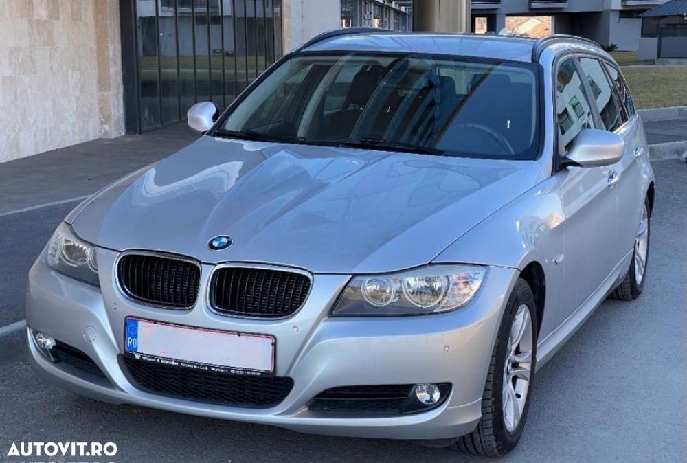 BMW Seria 3 318d DPF Touring Aut. - 1