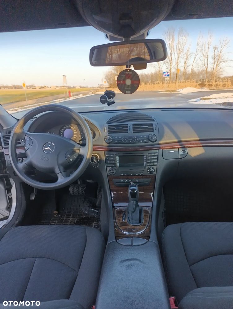 Mercedes-Benz Klasa E 200 Kompressor Automatik Classic - 7