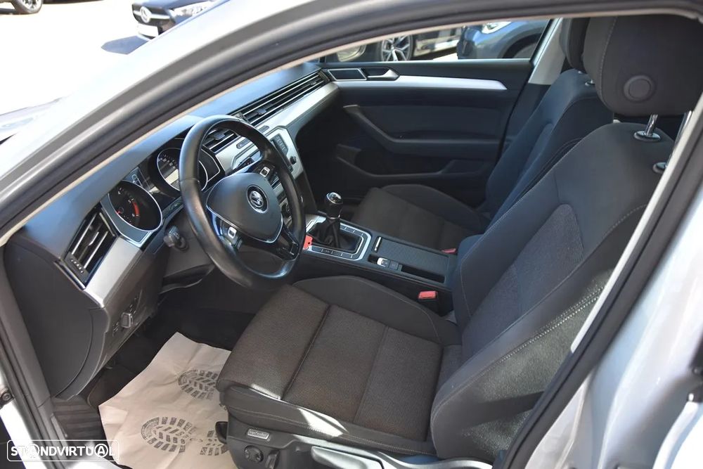 VW Passat 1.6 TDI Confortline - 10