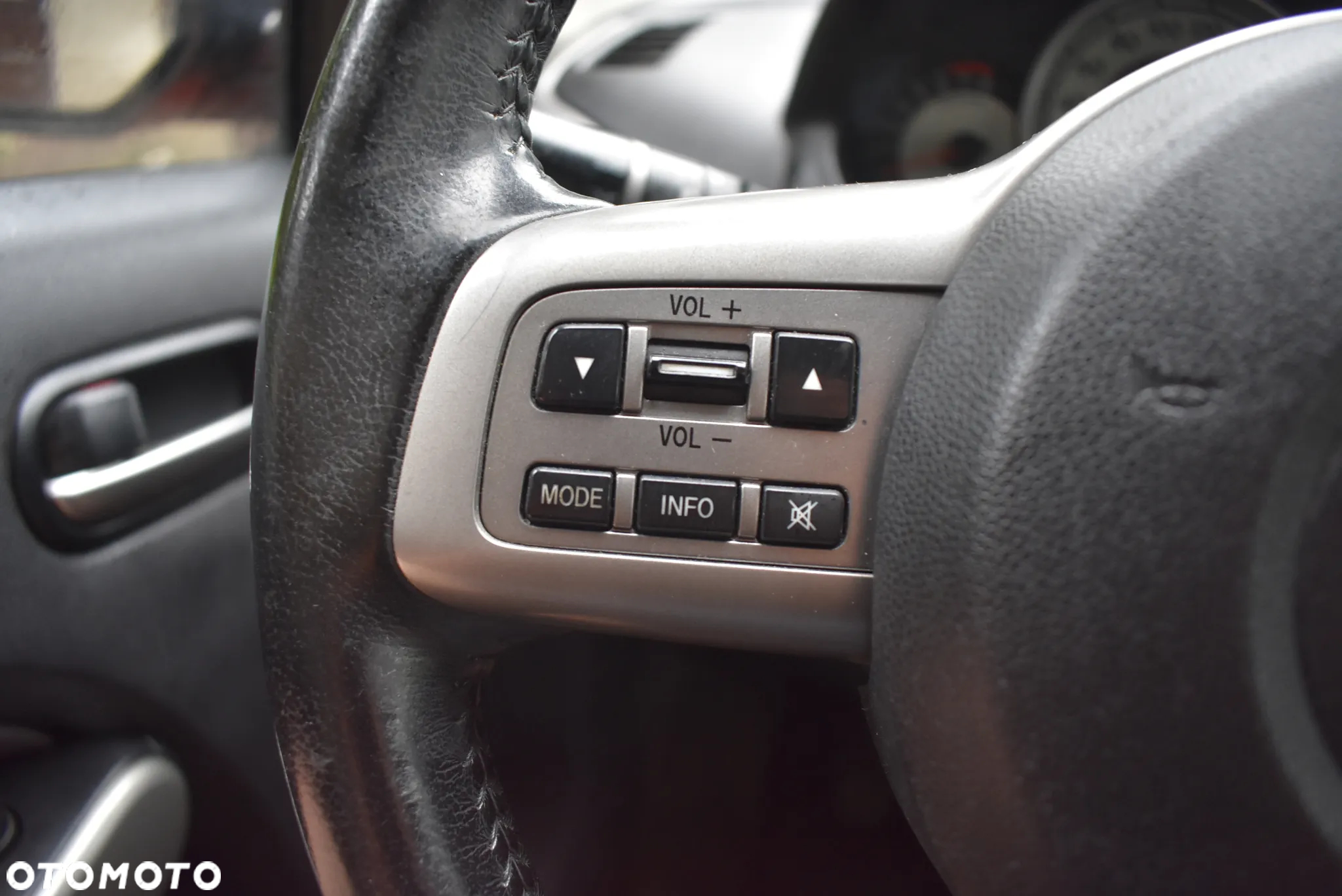 Mazda 2 1.3 Exclusive - 15