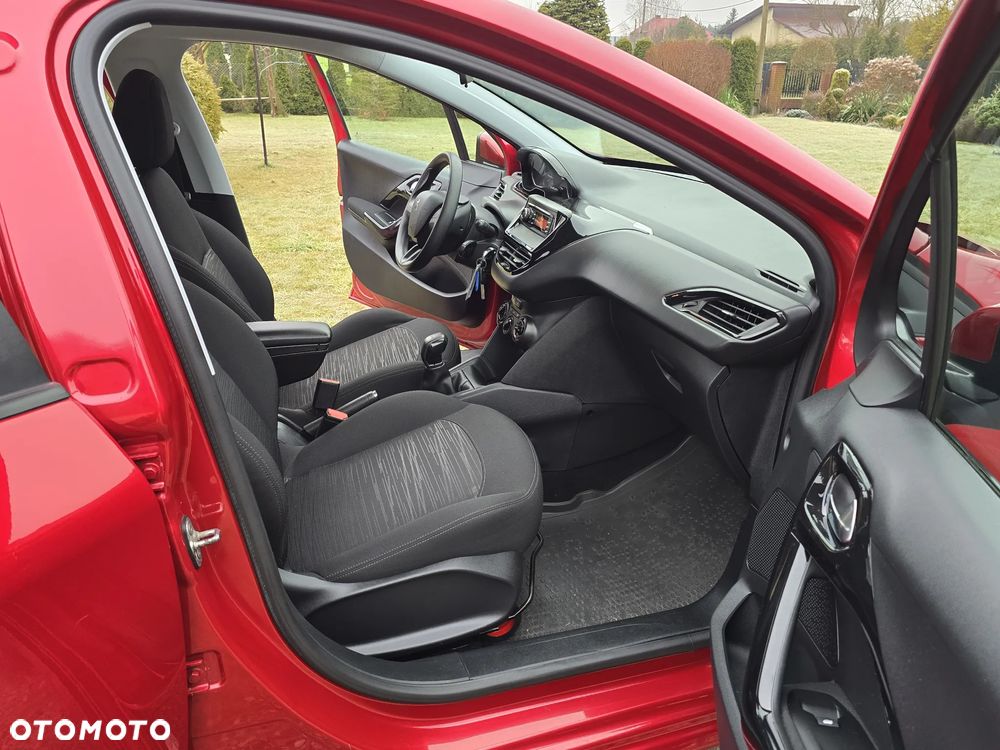 Peugeot 208 1.2 PureTech Style - 8