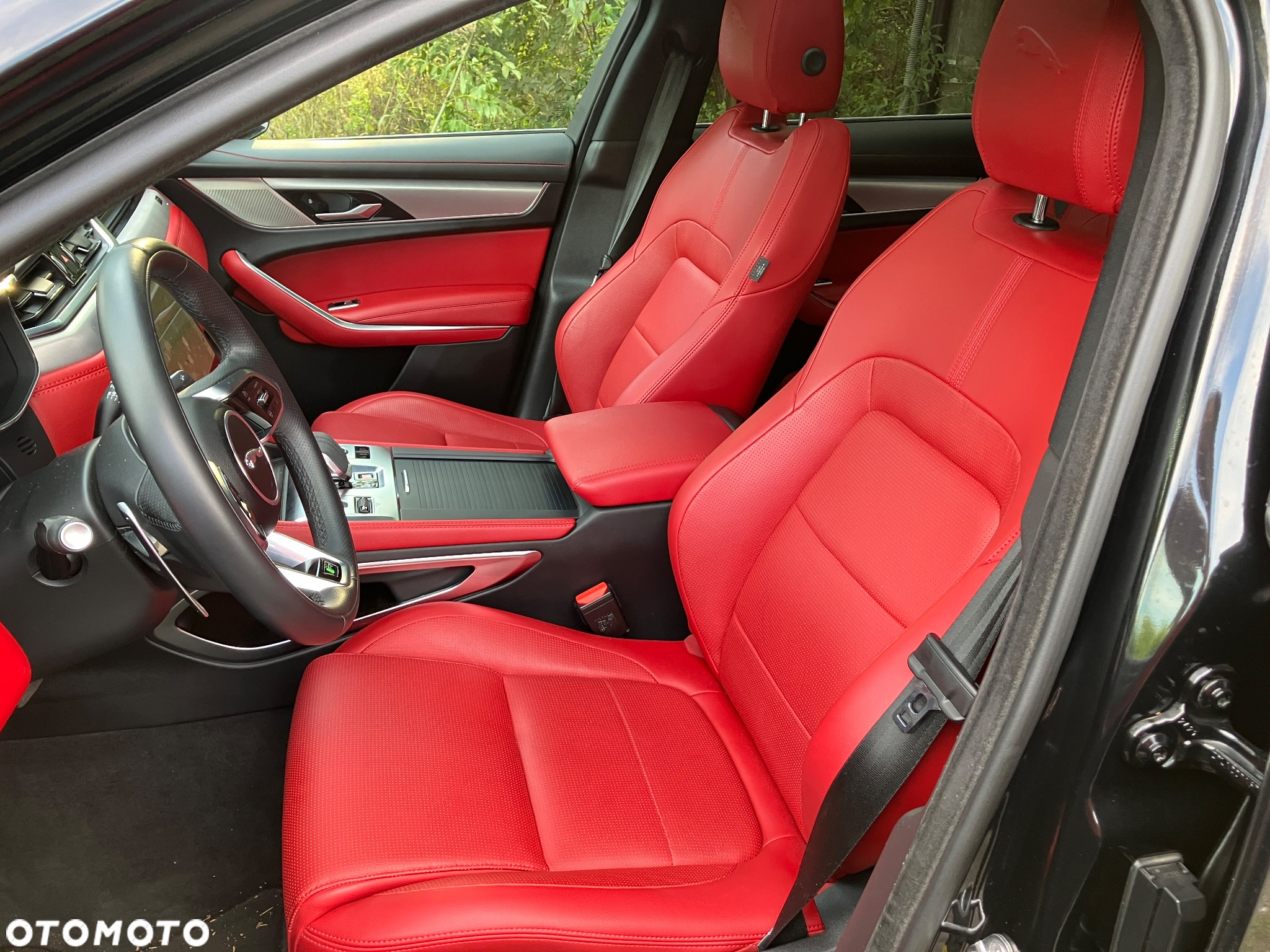 Jaguar F-Pace D200 AWD R-Dynamic SE 90th Anniversary Edition - 8