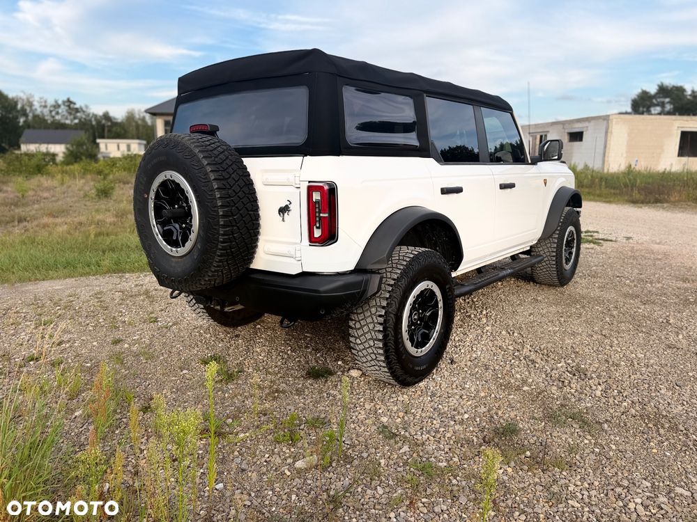 Ford Bronco - 9