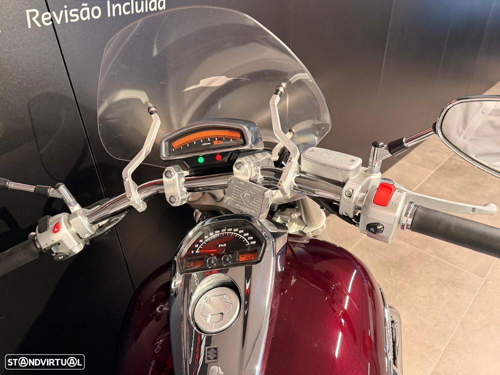 Suzuki Intruder - 13