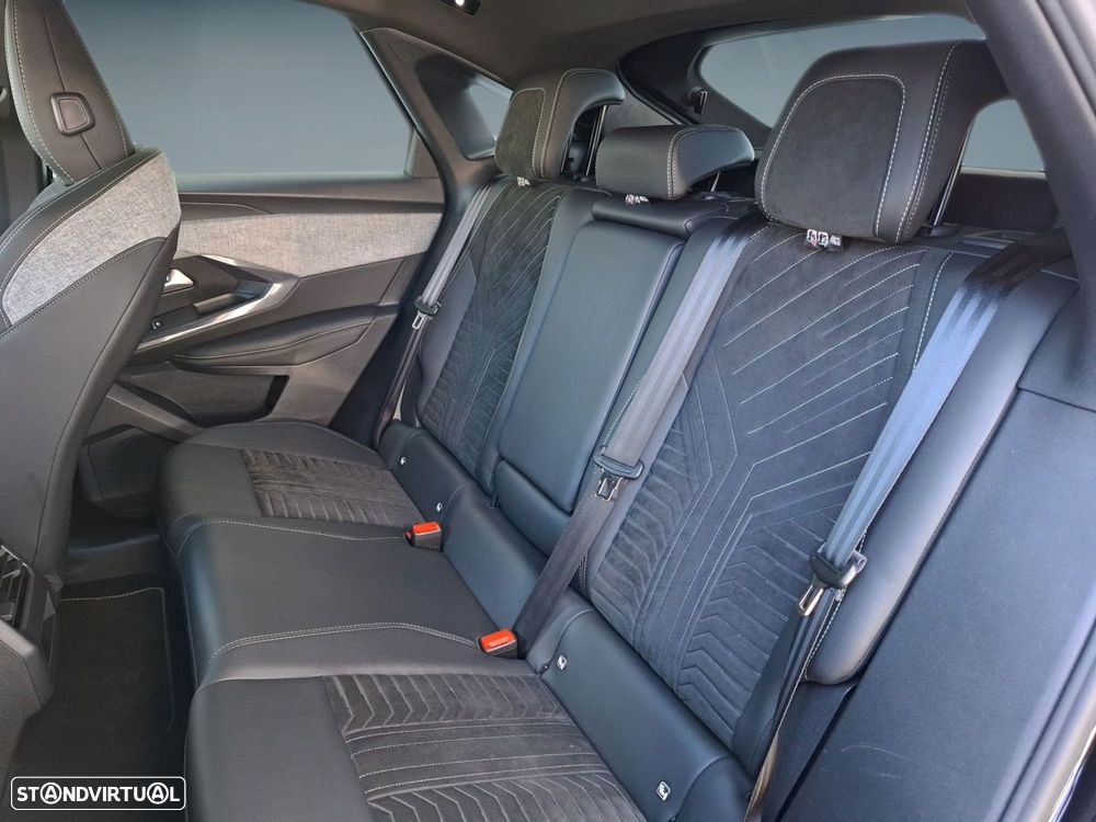 Peugeot 3008 1.2 Hybrid GT e-DCS6 - 12