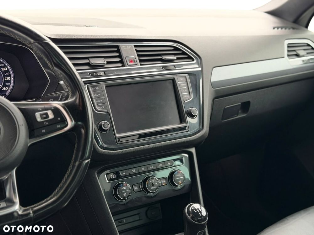 Volkswagen Tiguan - 12