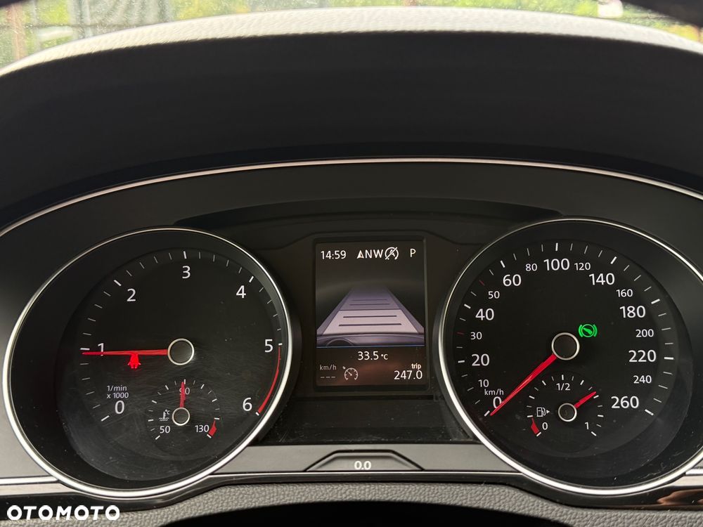 Volkswagen Passat Variant 1.6 TDI SCR DSG Comfortline - 21