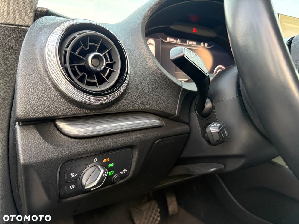 Audi A3 Sportback 1.5 TFSI S tronic - 32