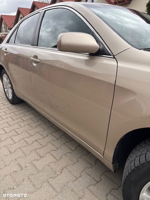 Toyota Camry - 16