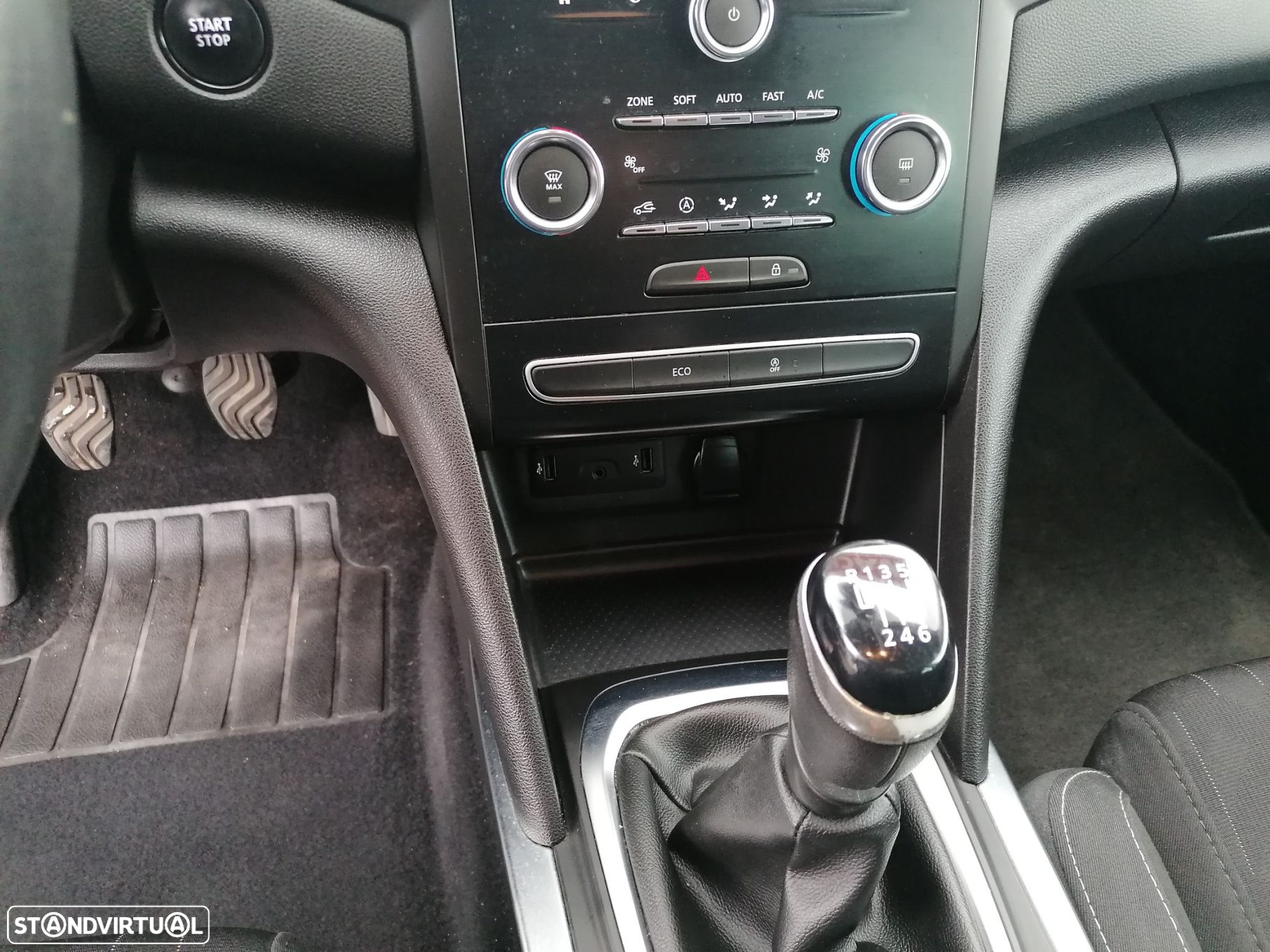 Renault Mégane Sport Tourer 1.5 Blue dCi Limited - 13