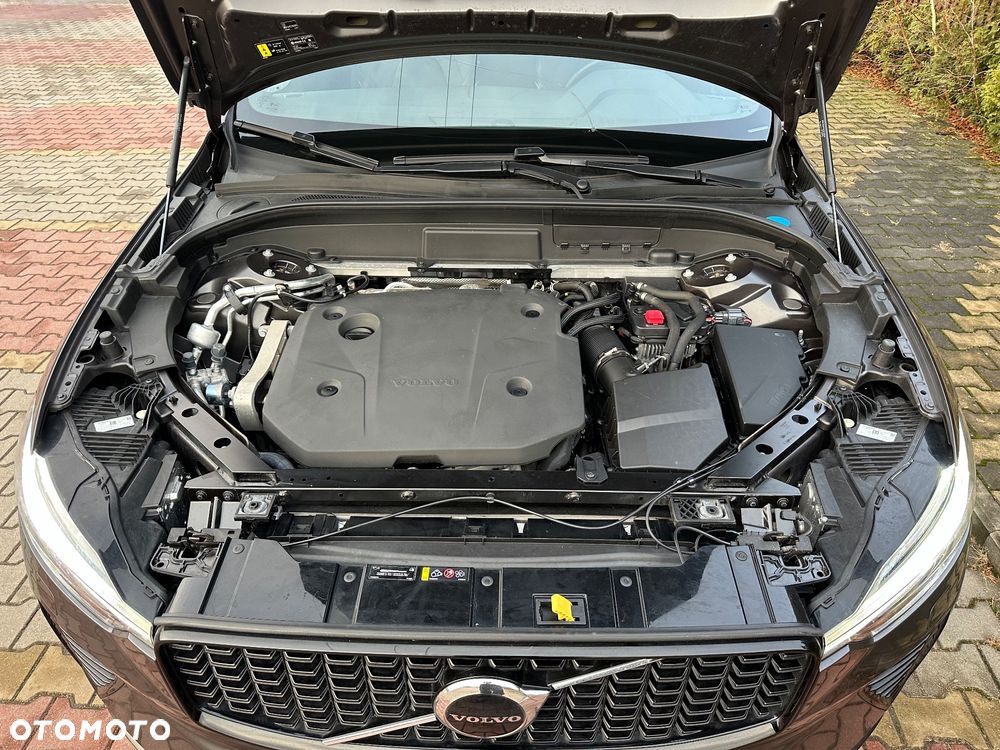 Volvo XC 60 B4 D Plus Dark - 21