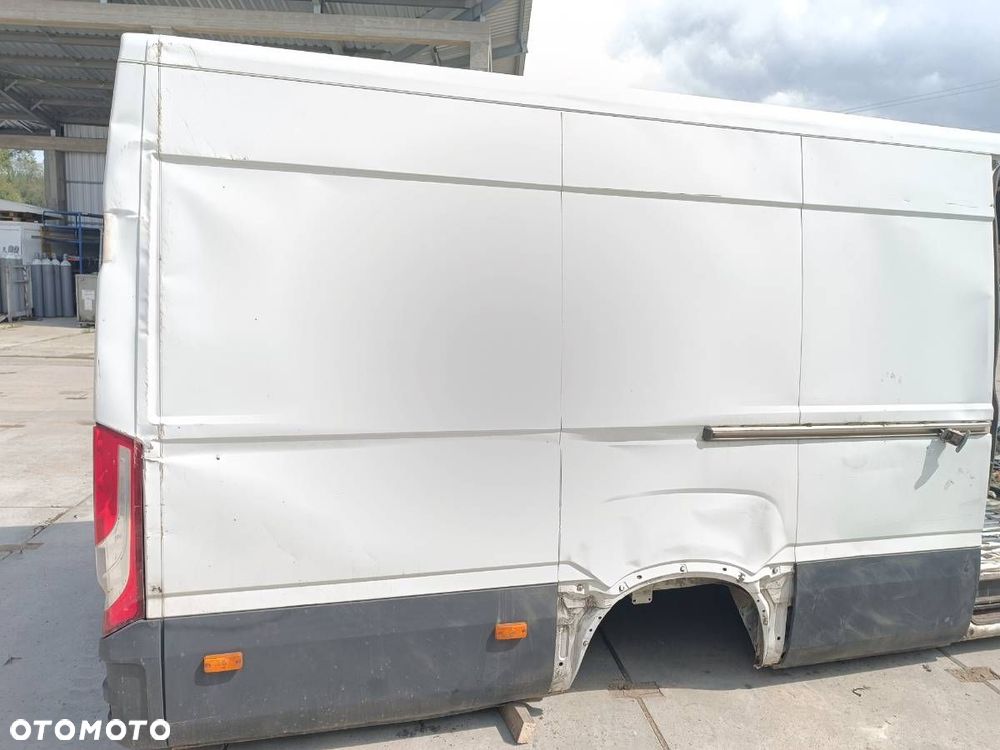 KAROSERIA ĆWIARTKA PRAWY PRZÓD SŁUPEK PRÓG LEWY BOK  IVECO DAILY VI Autobus 2014 - 2022 50C16 - 11