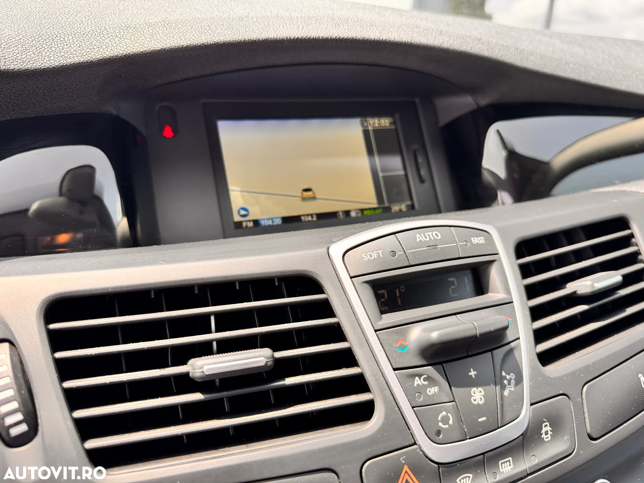 Renault Laguna dCi 110 FAP Bose Edition - 34