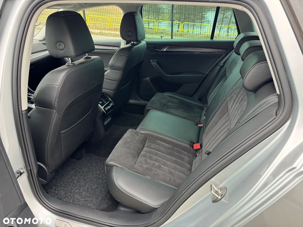 Skoda Superb 2.0 TDI DSG Ambition - 19