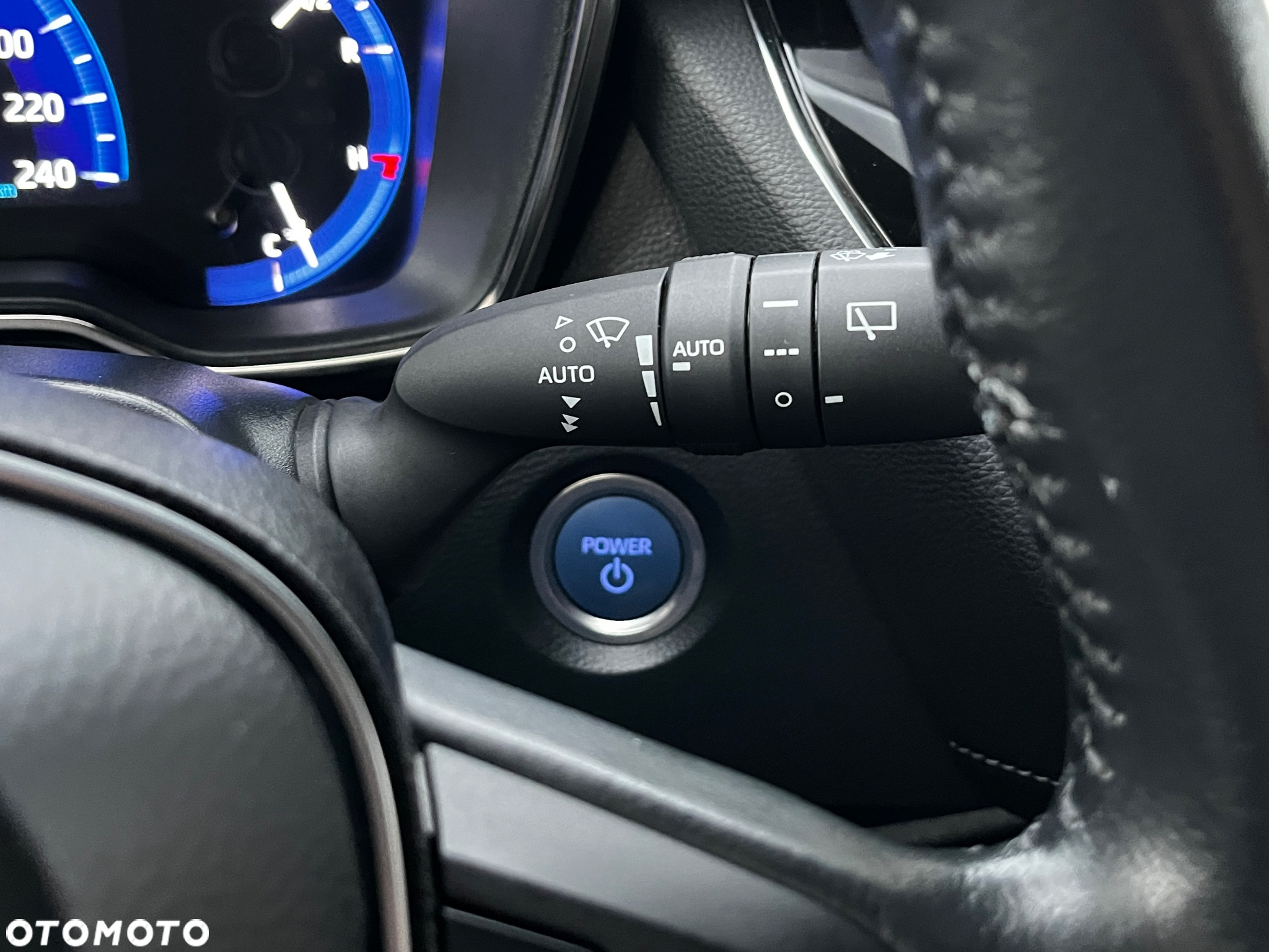 Toyota Corolla 1.8 Hybrid Comfort - 27