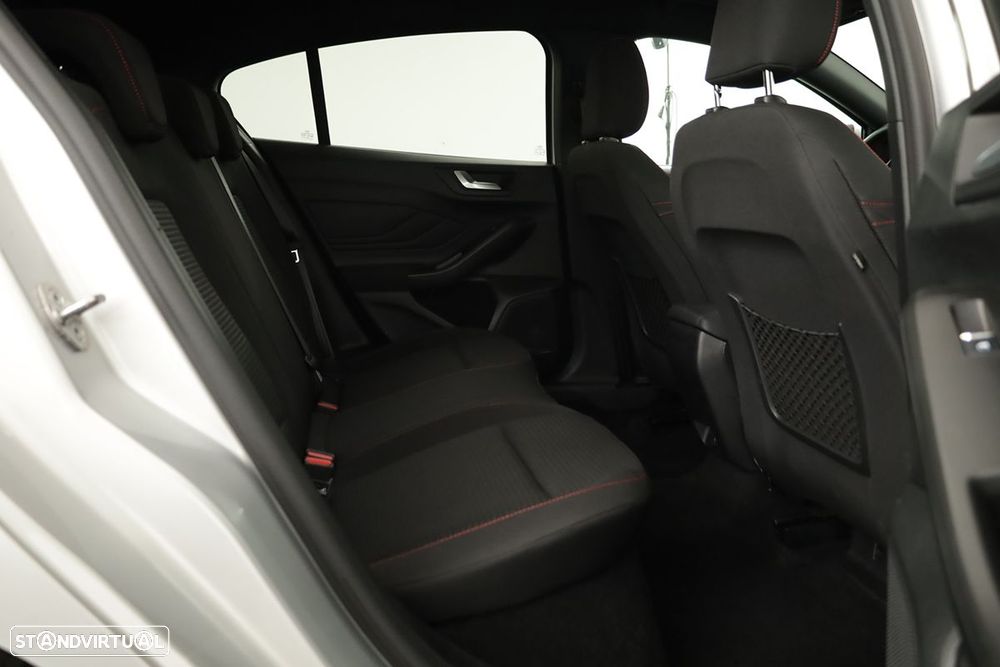 Ford Focus 1.0 EcoBoost MHEV ST-Line - 22