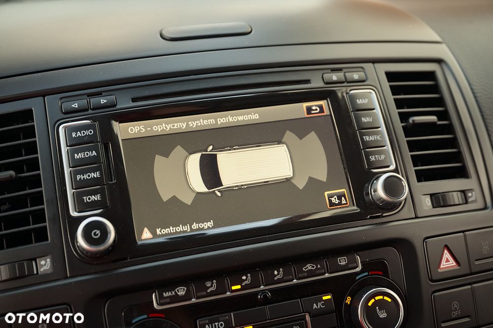 Volkswagen Multivan - 32