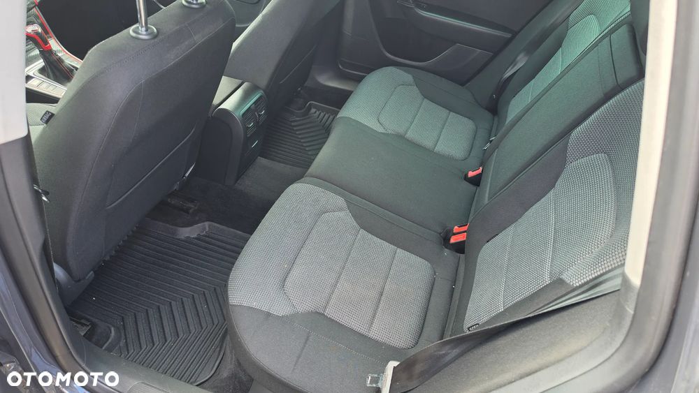 Volkswagen Passat 1.6 TDI BlueMotion Technology Comfortline - 27
